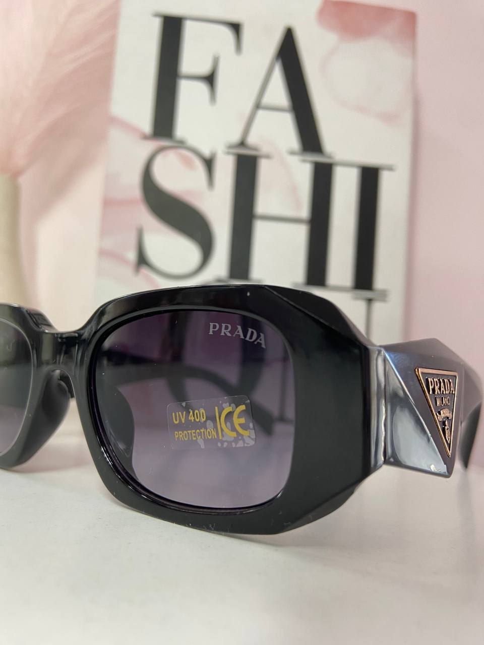 PRADA PR7