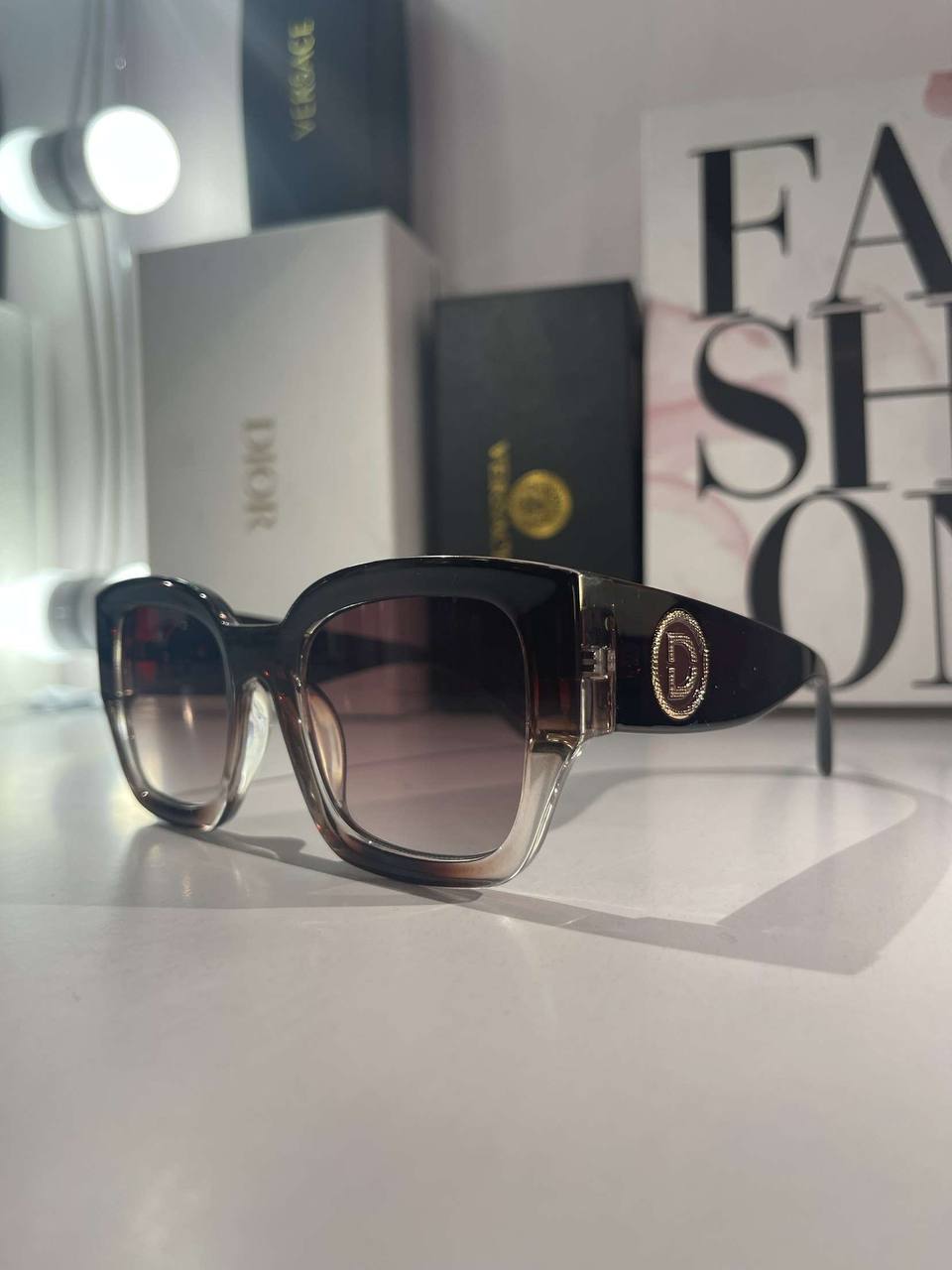 DIOR Z10
